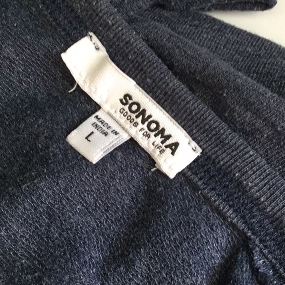 Denim blue colored top with embroidered shapes of aqua and gray Size L - Picture 6 of 6